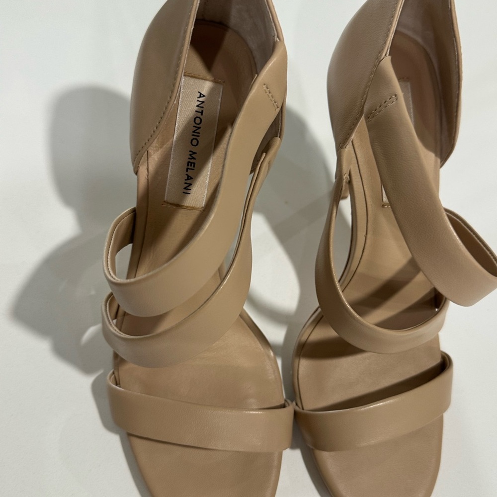 Antonio Melani Women's Tan Sandals